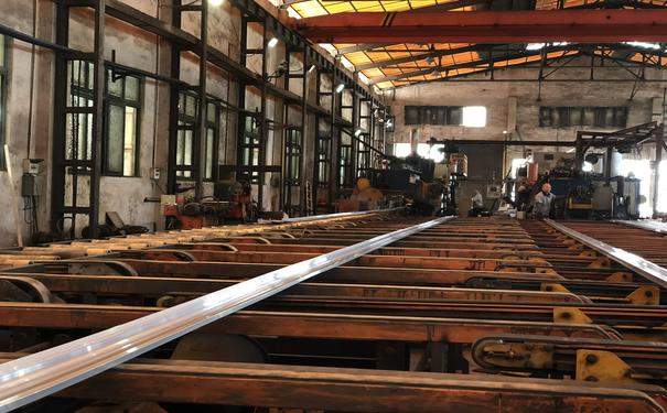 铝型材挤压 铝型材挤压